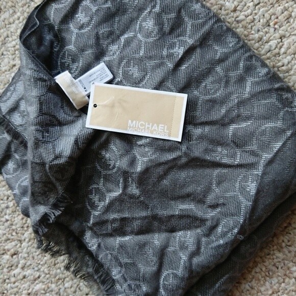 MICHAEL MICHAEL KORS Jet Set Logo Monogram Jacquard Long Scarf Wrap Silver Gray - Picture 9 of 9